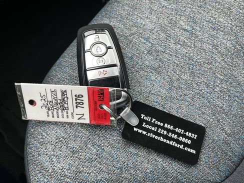 New 2025 Ford Maverick XLT w/ XLT Luxury Package image 37