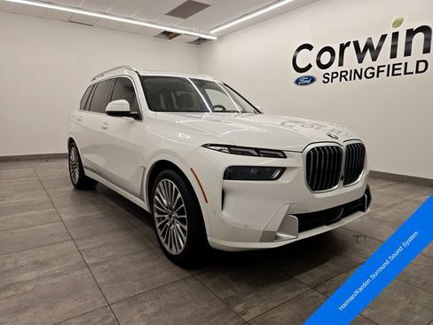 Used 2025 BMW X7 xDrive40i w/ Premium Package AWD/4WD image 9