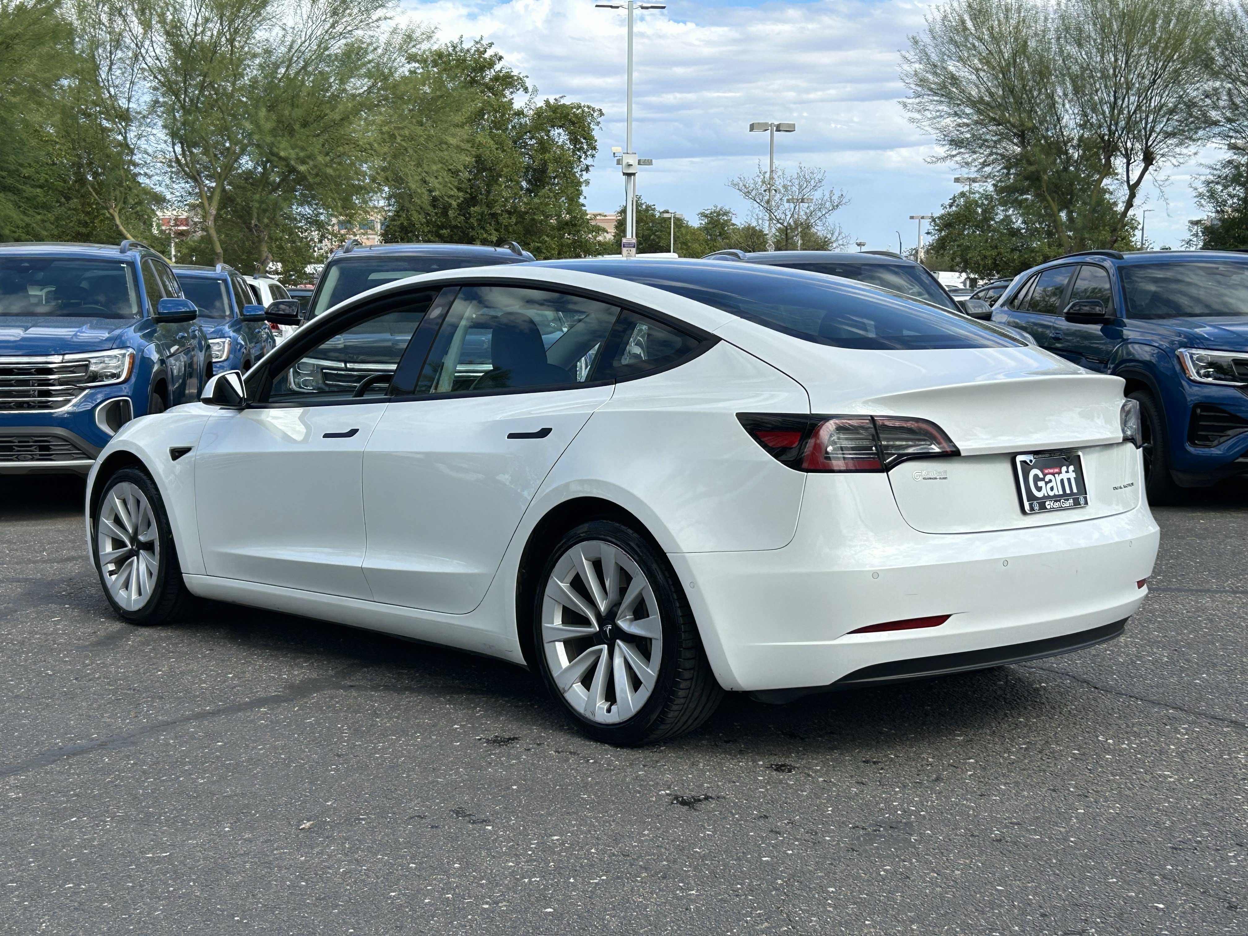 Used 2022 Tesla Model 3 Long Range AWD/4WD image 3