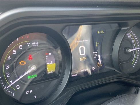 Used 2024 Jeep Wrangler Unlimited AWD/4WD image 19