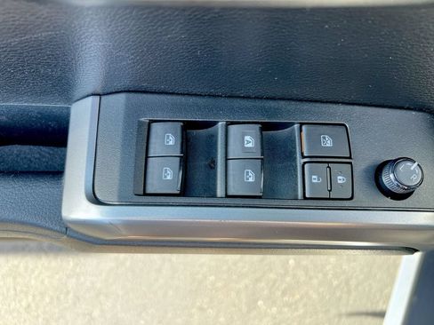 Used 2022 Toyota Tacoma SR5 RWD image 19