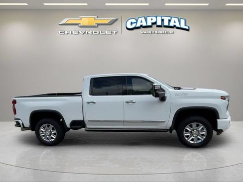 Used 2024 Chevrolet Silverado 2500 High Country w/ High Country Premium Package AWD/4WD image 6