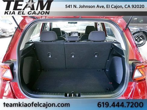 Used 2022 Hyundai Venue SEL w/ Cargo Package FWD image 13