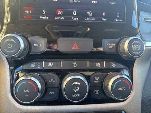 Used 2019 RAM 1500 Laramie image 19