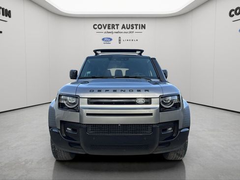 Used 2024 Land Rover Defender 130 X-Dynamic SE image 8