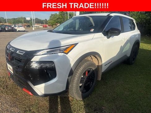 Certified 2026 Nissan Rogue SV image 1