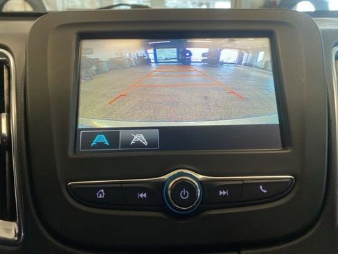 Used 2017 Chevrolet Malibu LT FWD image 20