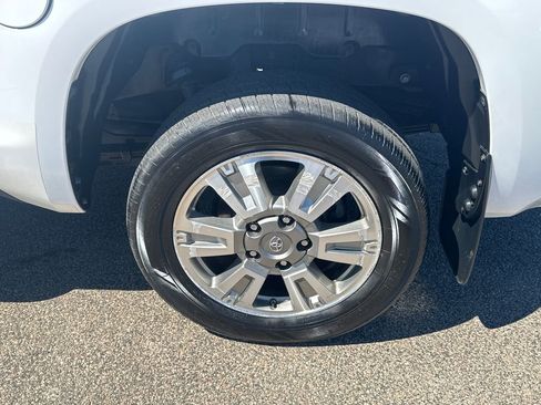 Used 2017 Toyota Tundra Platinum AWD/4WD image 40