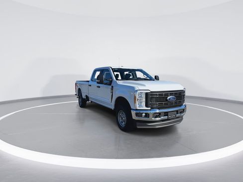 Used 2024 Ford F250 XL w/ XL Chrome Package AWD/4WD image 3