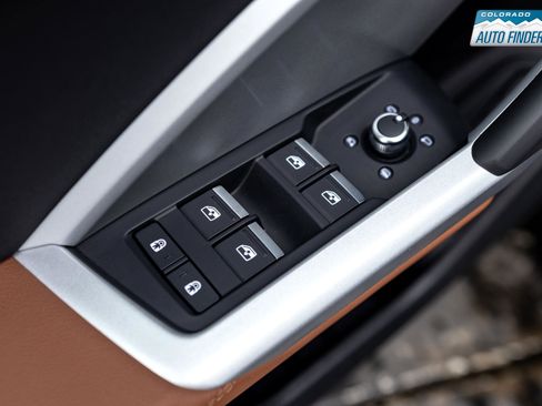 Used 2024 Audi Q3 2.0T Premium Plus w/ Premium Plus Package image 10