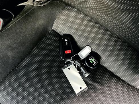 Used 2021 Toyota Prius L Eco image 14