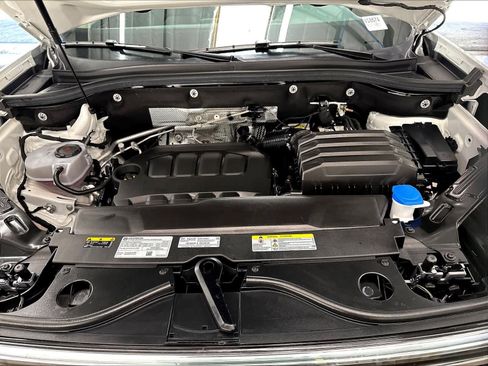 Used 2025 Volkswagen Atlas SE AWD/4WD image 32