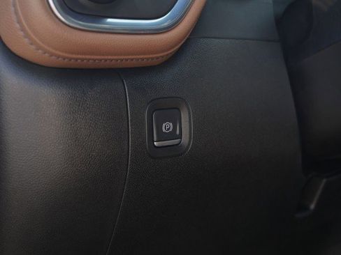 Used 2022 Chevrolet Silverado 3500 High Country w/ Technology Package image 32