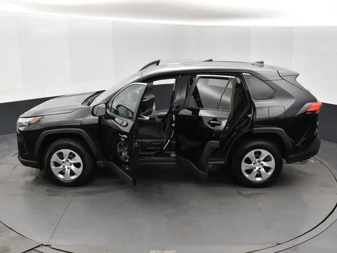 Used 2025 Toyota RAV4 LE image 7