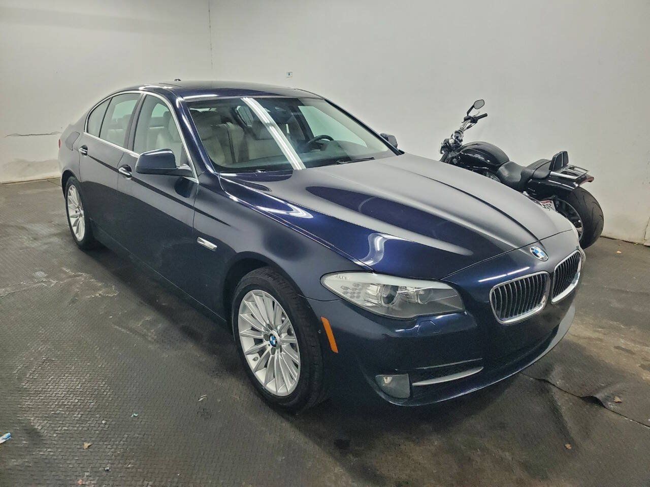 Used 2013 BMW 535i xDrive Sedan AWD/4WD image 3