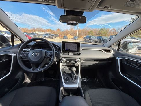 Used 2025 Toyota RAV4 LE image 32