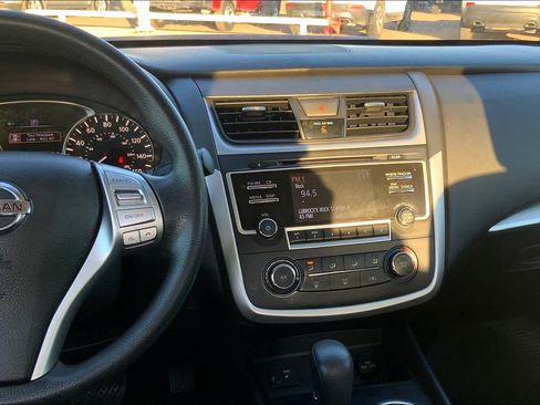 Used 2017 Nissan Altima 2.5 S w/ Power Driver Seat Package FWD image 7