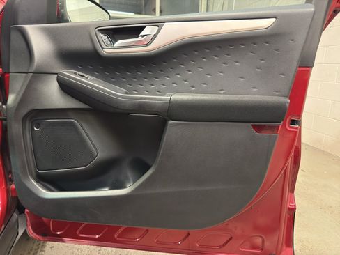 Used 2020 Ford Escape SE FWD image 21