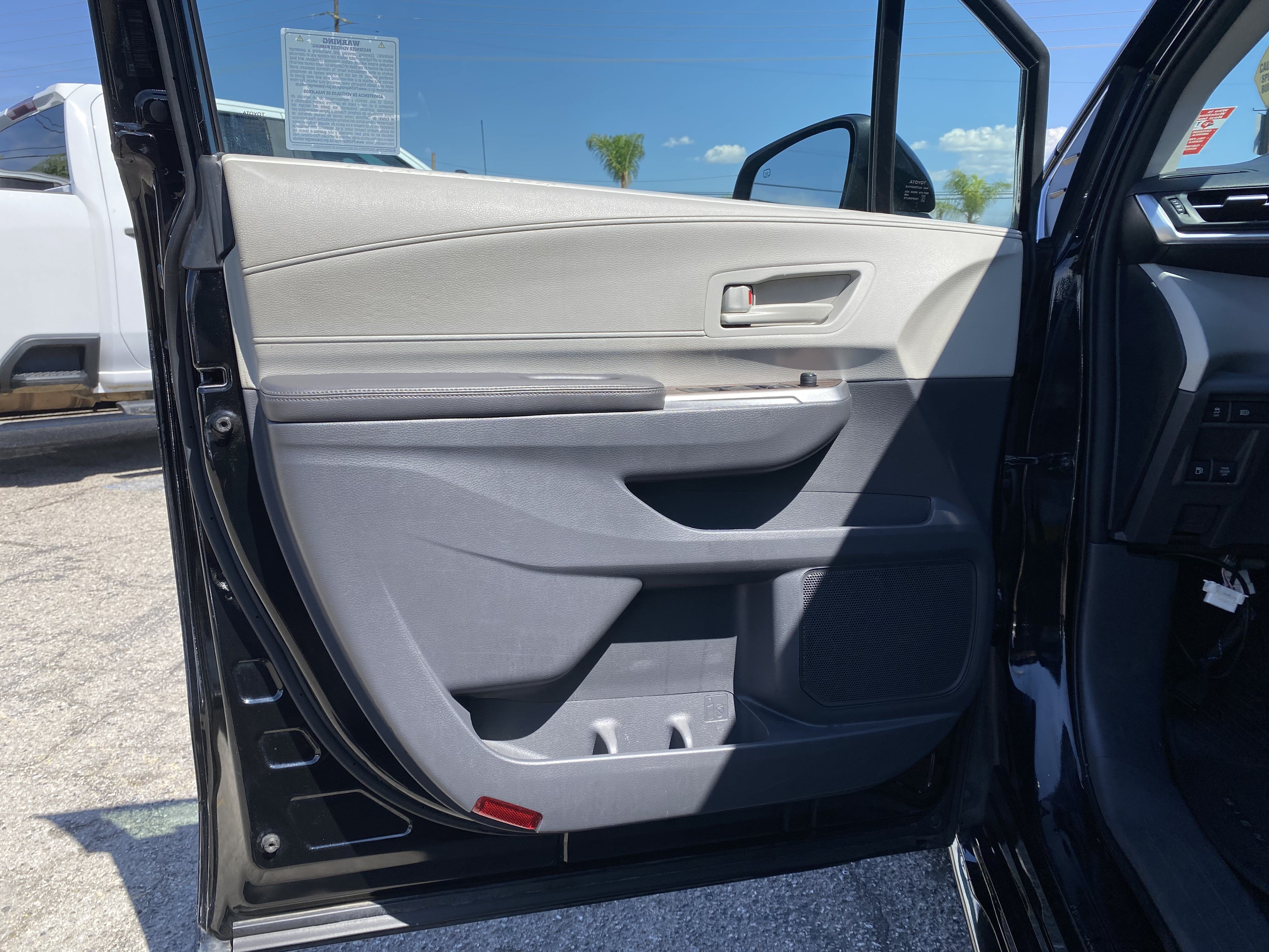 Used 2021 Toyota Sienna LE FWD image 16