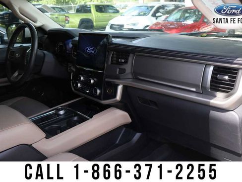 Used 2024 Ford Expedition XLT RWD image 27
