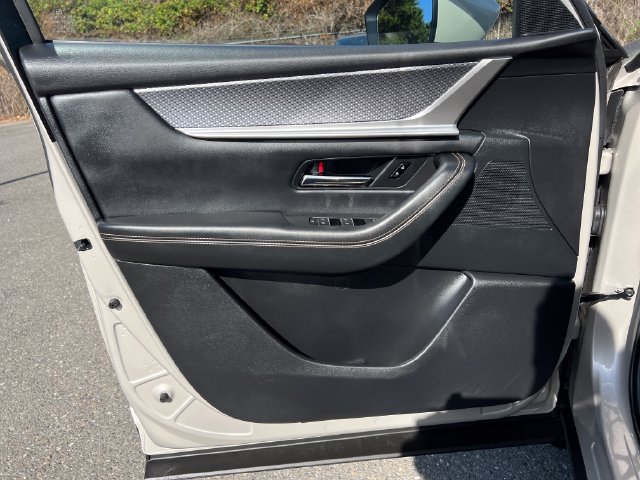 Used 2025 MAZDA CX-90 Plug-In Hybrid w/ Preferred AWD/4WD image 16