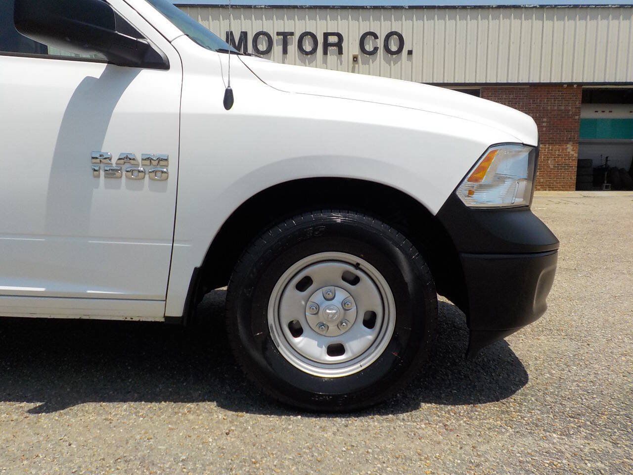 Used 2017 RAM 1500 Tradesman w/ Power & Remote Entry Group RWD image 10