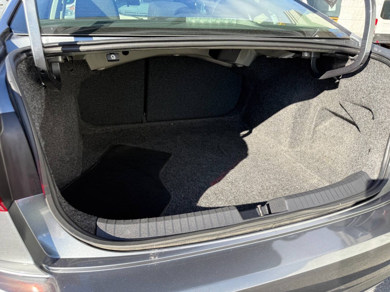 Used 2019 Volkswagen Jetta SE FWD image 28