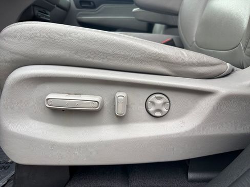 Used 2018 Honda Odyssey Touring image 13
