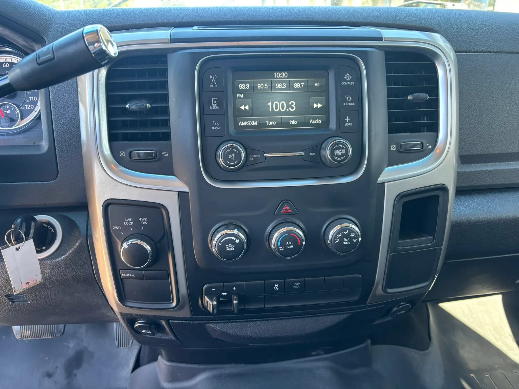 Used 2017 RAM 2500 SLT AWD/4WD image 26