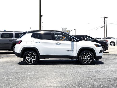 Used 2025 Jeep Compass Limited AWD/4WD image 8