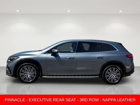 Used 2023 Mercedes-Benz EQS 580 4MATIC SUV image 3