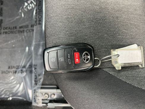 Used 2025 Toyota Camry LE image 20