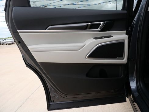 Used 2023 Kia Telluride S w/ S Sunroof Package FWD image 11