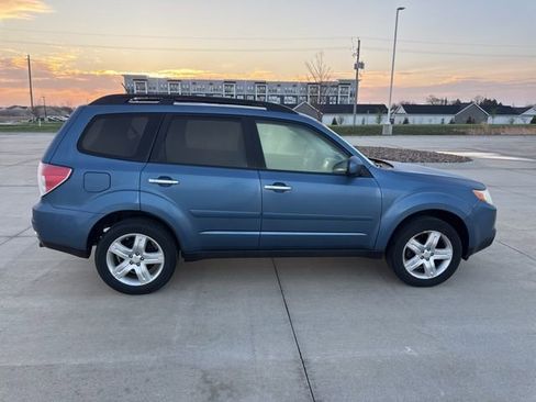 Used 2010 Subaru Forester 2.5X Limited image 2