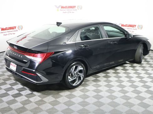 Used 2024 Hyundai Elantra Limited image 4