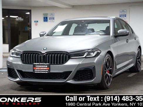 Used 2023 BMW 540i xDrive w/ M Sport Package image 3