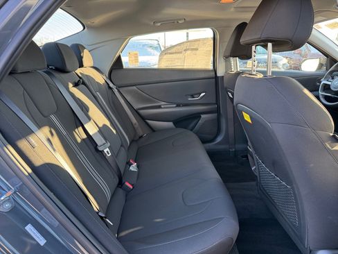 New 2025 Hyundai Elantra SEL image 29