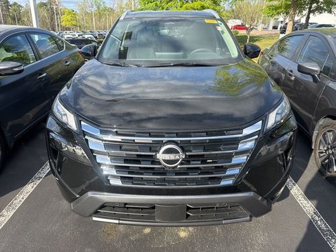 Certified 2025 Nissan Rogue SL image 2