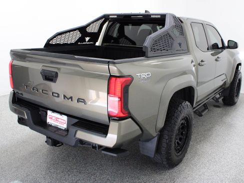 Used 2024 Toyota Tacoma TRD Sport AWD/4WD image 7