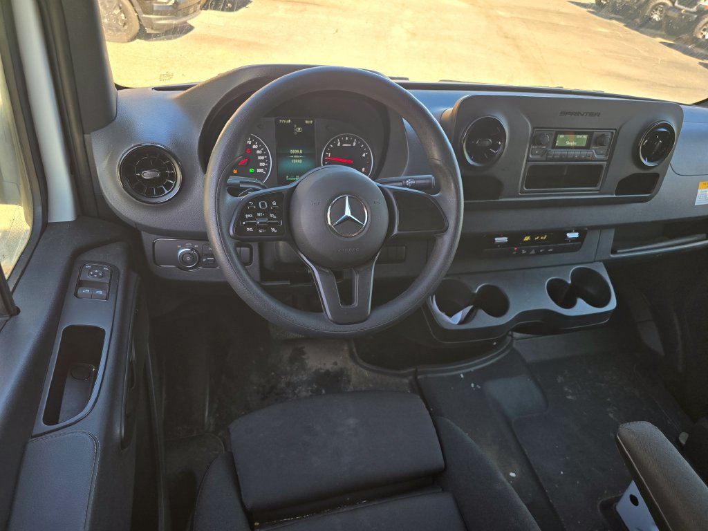 Used 2024 Mercedes-Benz Sprinter 4500 image 5