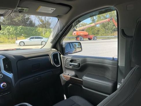 Used 2022 GMC Sierra 1500 SLE w/ Driver Alert Package II AWD/4WD image 29