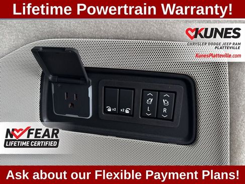 Used 2023 Cadillac Escalade Premium Luxury Platinum image 34