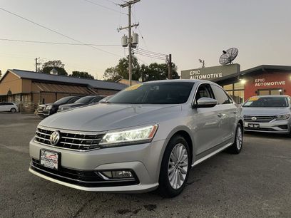 Used 2017 Volkswagen Passat 1.8T SE w/ SE Lighting Package