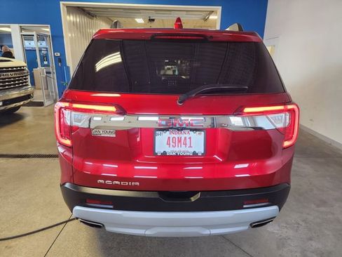 Used 2023 GMC Acadia SLT w/ Technology Package FWD image 3