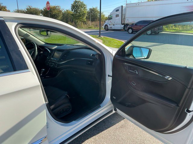 Used 2015 Chevrolet Impala LTZ FWD image 17