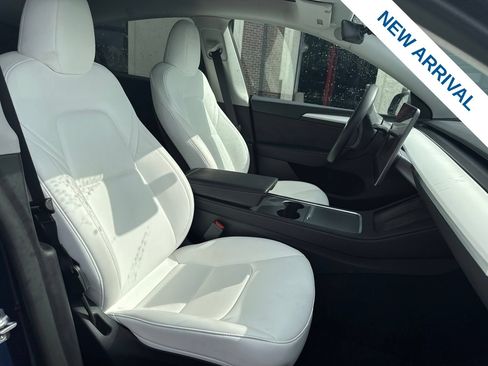 Used 2023 Tesla Model Y Performance AWD/4WD image 9