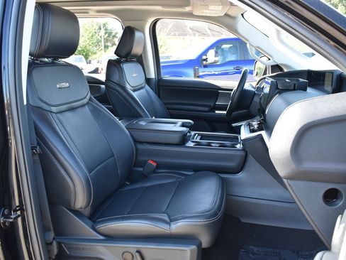 Used 2025 Ford Expedition Max Platinum w/ Driver's Package AWD/4WD image 33