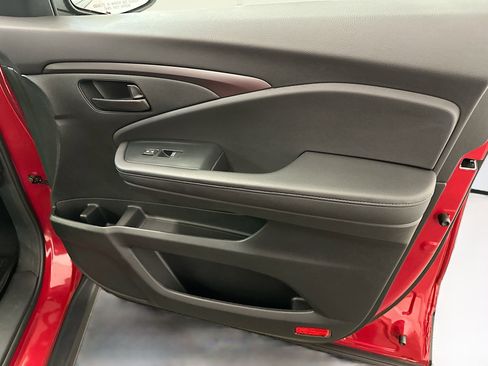 Used 2023 Honda Passport EX-L image 34