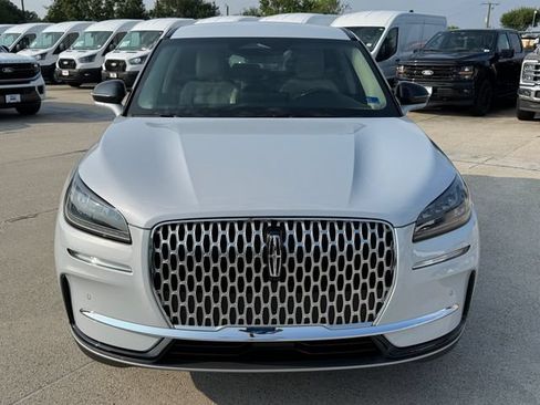 Used 2025 Lincoln Corsair FWD w/ Equipment Group 101A image 2