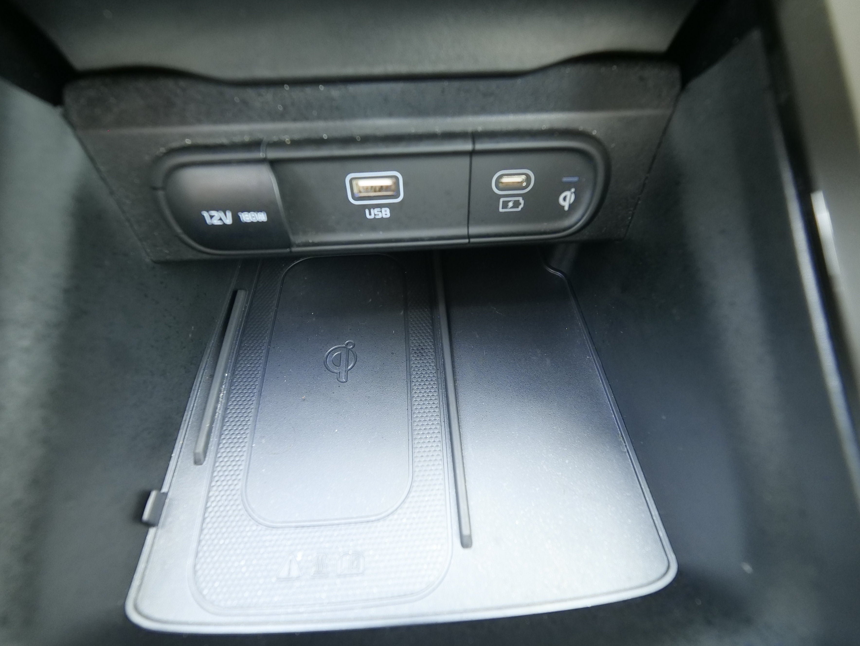 Used 2024 Kia Telluride EX w/ EX Captain's Chair Package AWD/4WD image 27